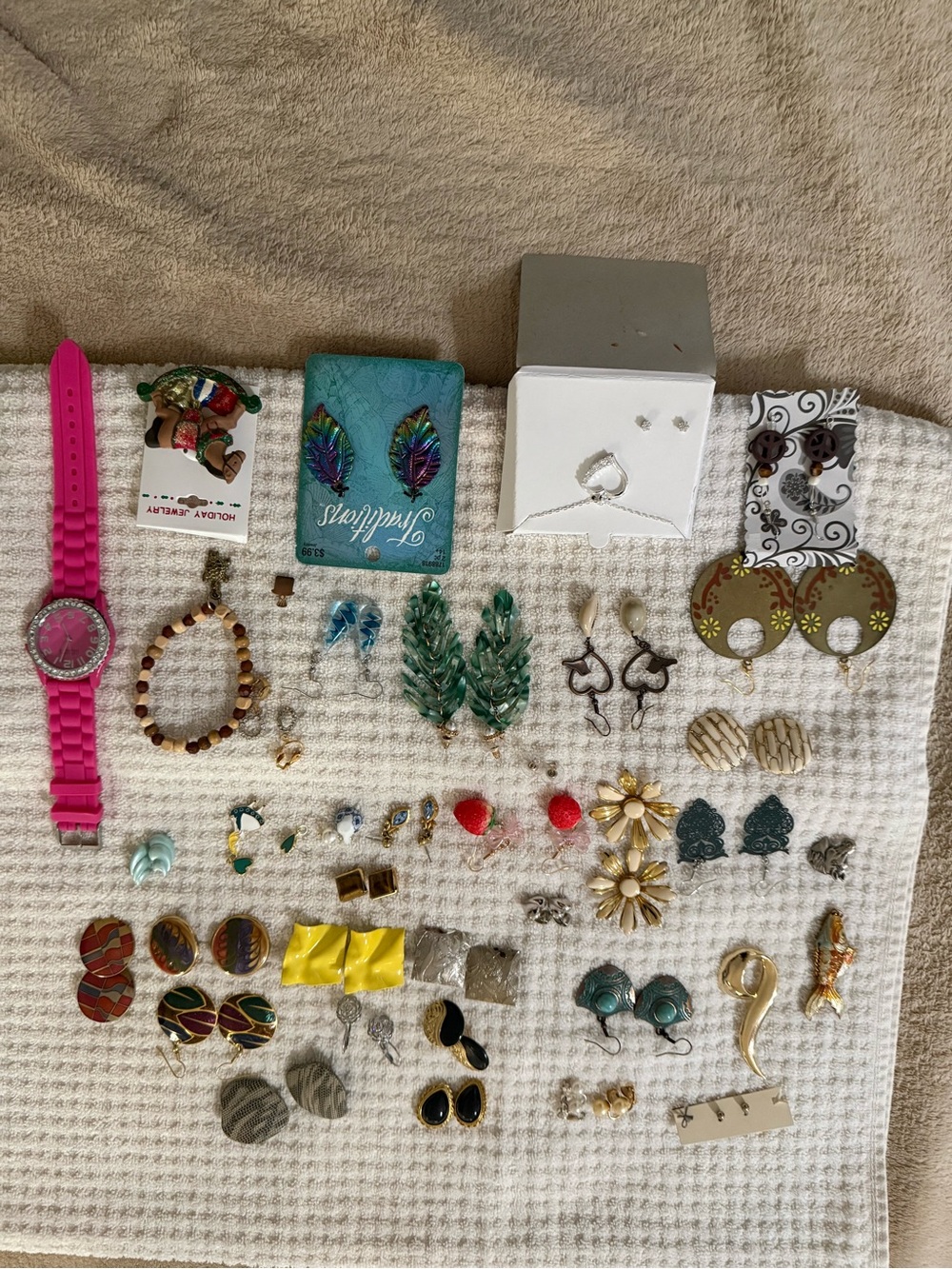 Mixed Women’s Costume  Jewelry Set Lot– Green, Pink, Gold, Turquoise Accents